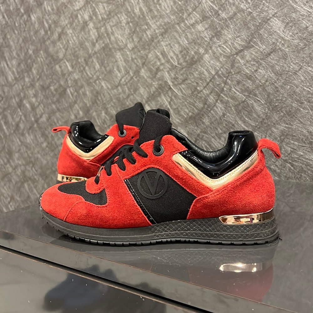 Valentino by Mario Valentino sneakers black red size 7.5